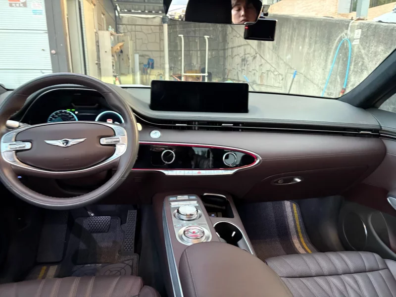 Genesis GV70