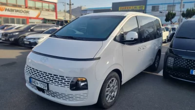 Hyundai Staria