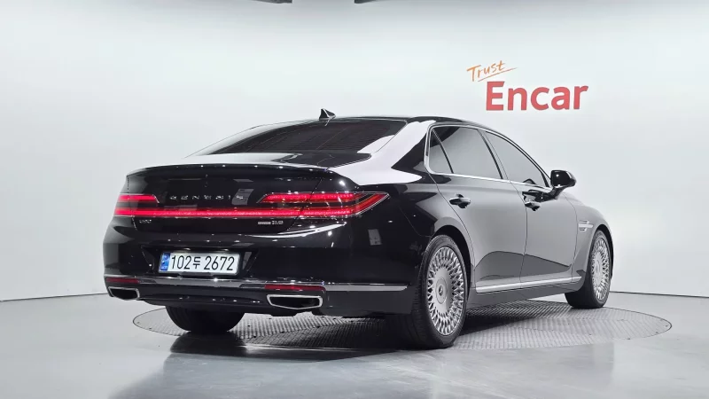 Genesis G90