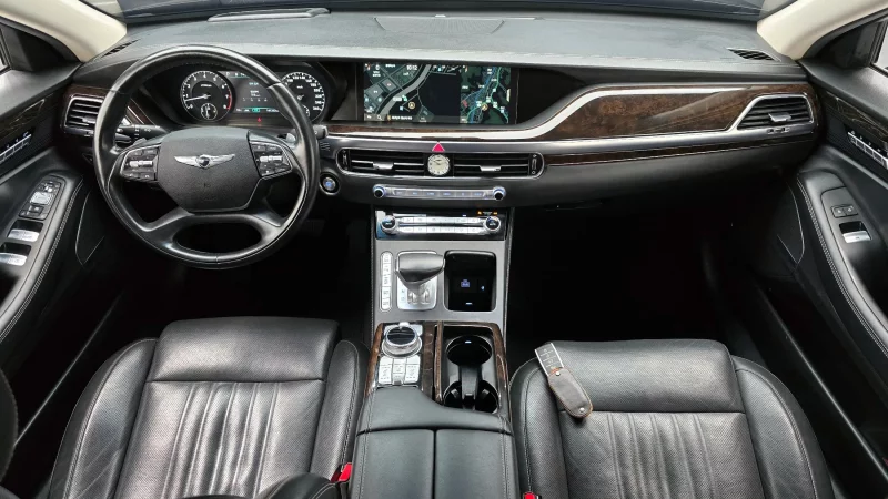 Genesis G90