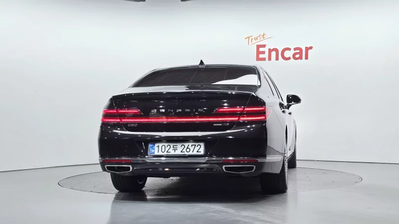 Genesis G90