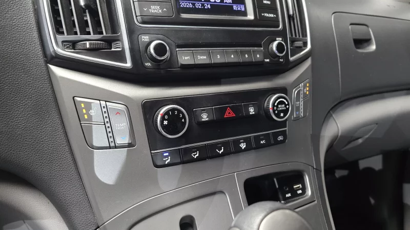 Hyundai Starex