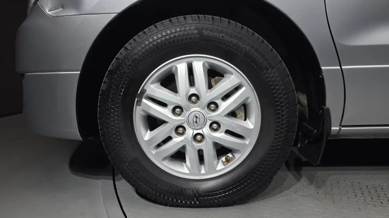 Hyundai Starex