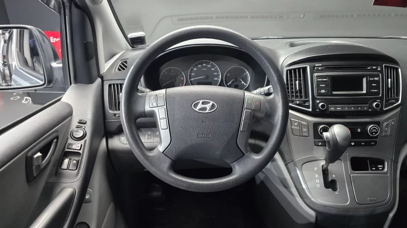 Hyundai Starex