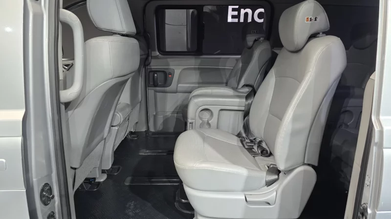 Hyundai Starex