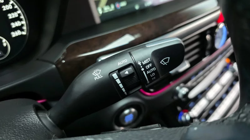 Genesis EQ900