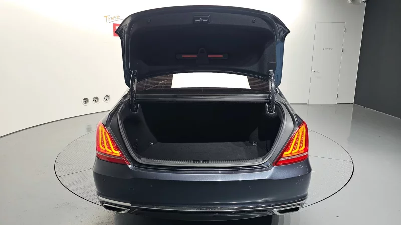 Genesis EQ900