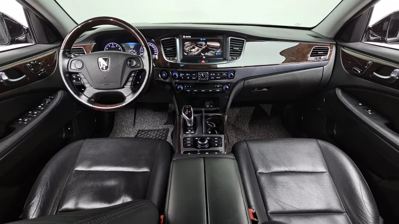 Hyundai Equus