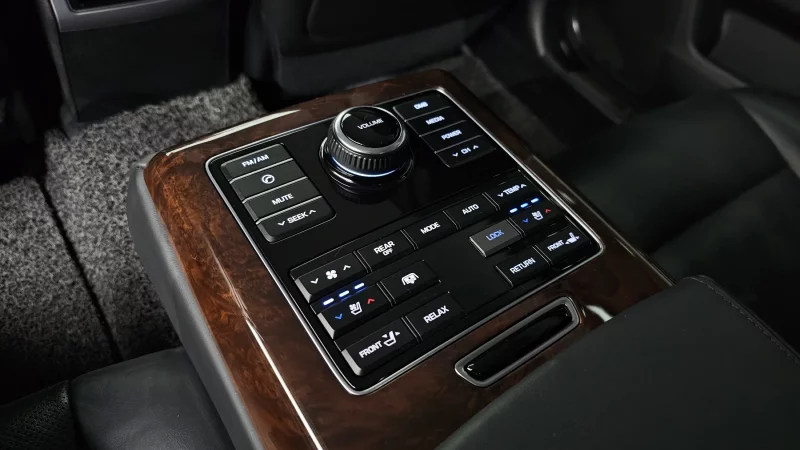 Hyundai Equus