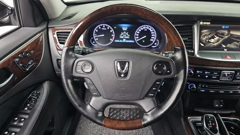 Hyundai Equus