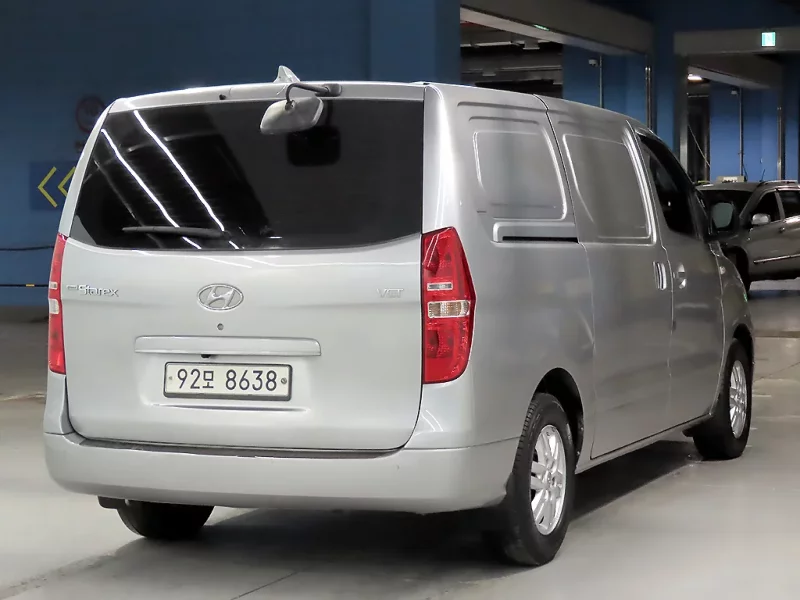 Hyundai Starex