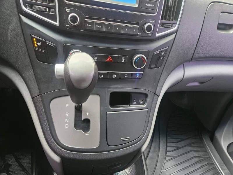 Hyundai Starex
