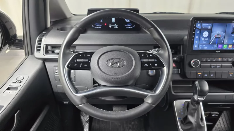 Hyundai Staria