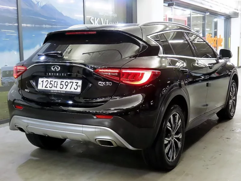 Infiniti QX30