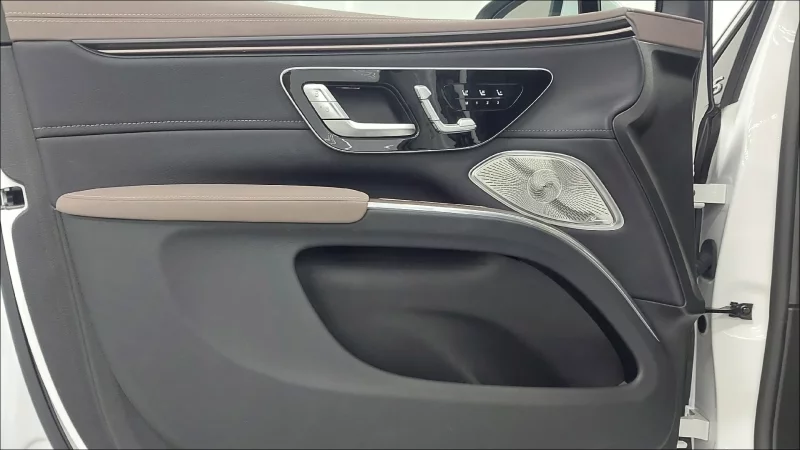 Mercedes-Benz EQS SUV