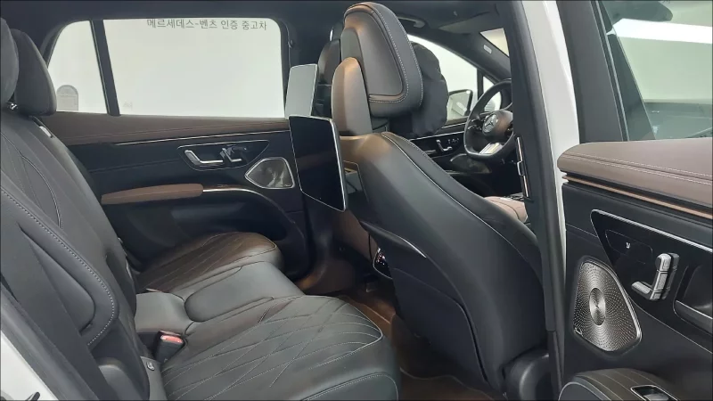 Mercedes-Benz EQS SUV