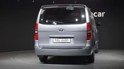 Hyundai Starex