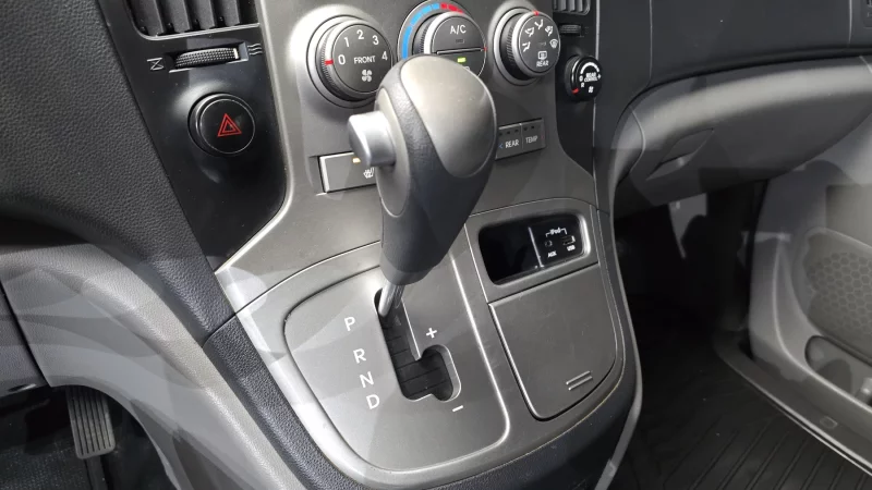 Hyundai Grand Starex