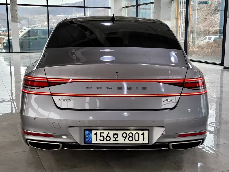 Genesis G90