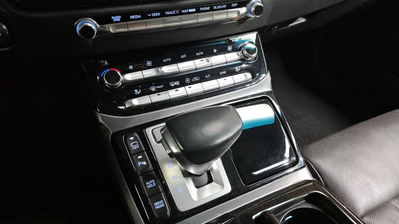 Genesis EQ900