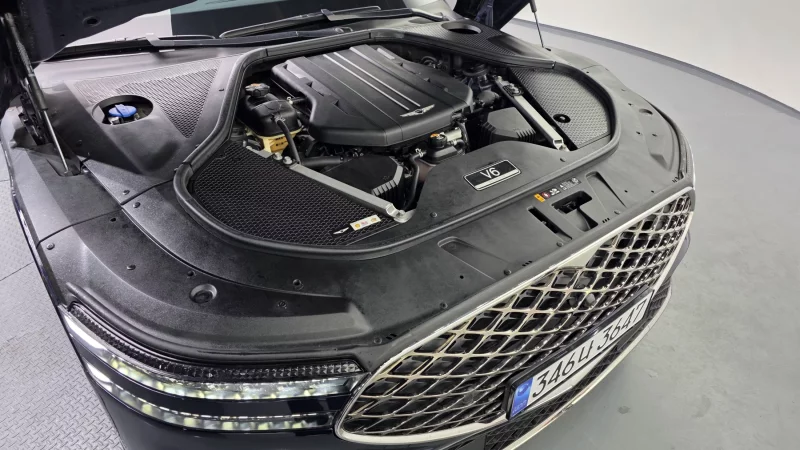 Genesis G90