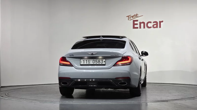 Genesis G70