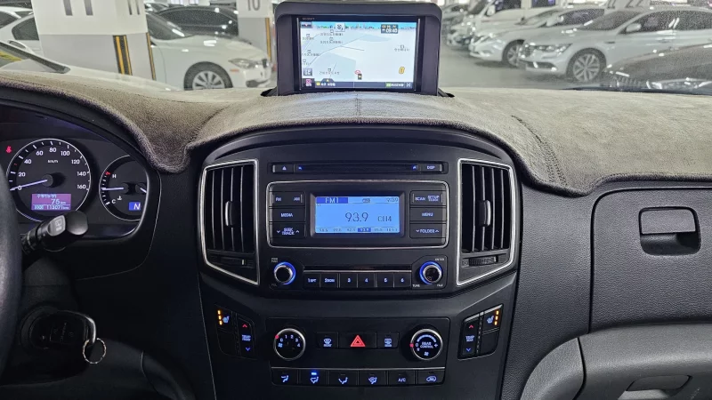 Hyundai Grand Starex