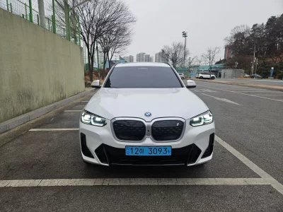 BMW iX3
