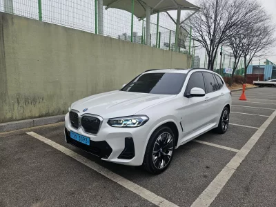 BMW iX3