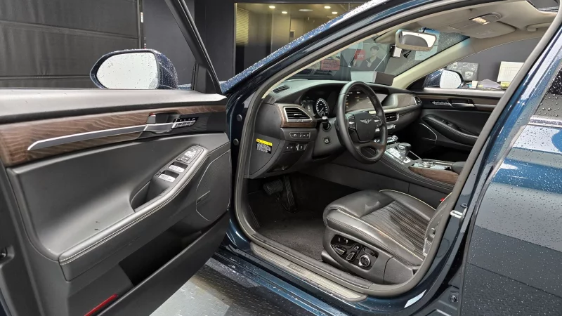 Genesis G90