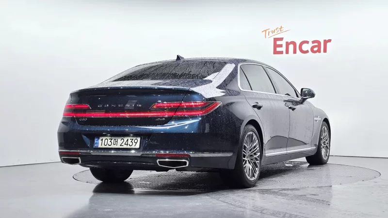 Genesis G90