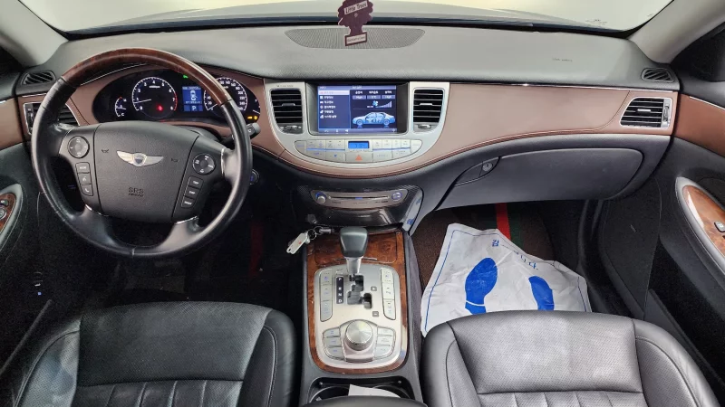 Hyundai Genesis