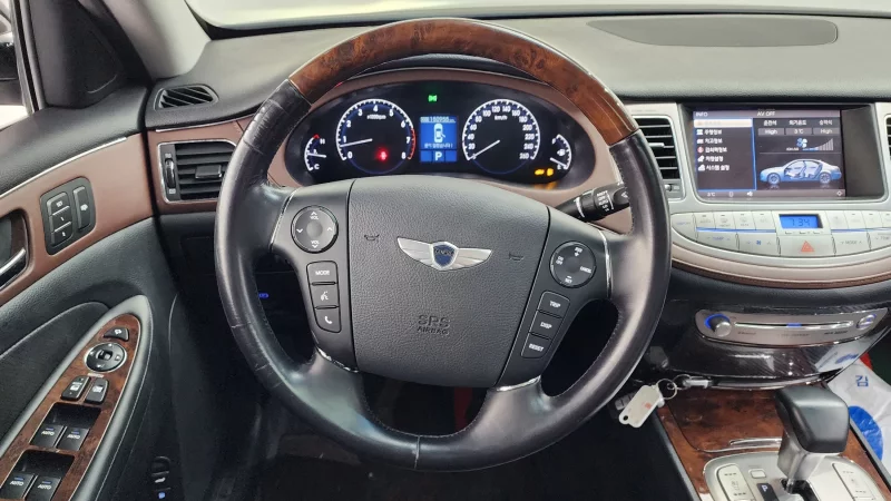Hyundai Genesis