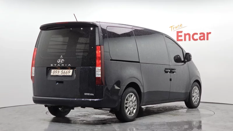 Hyundai Staria