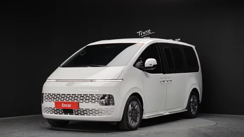 Hyundai Staria