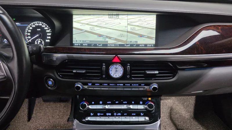 Genesis EQ900