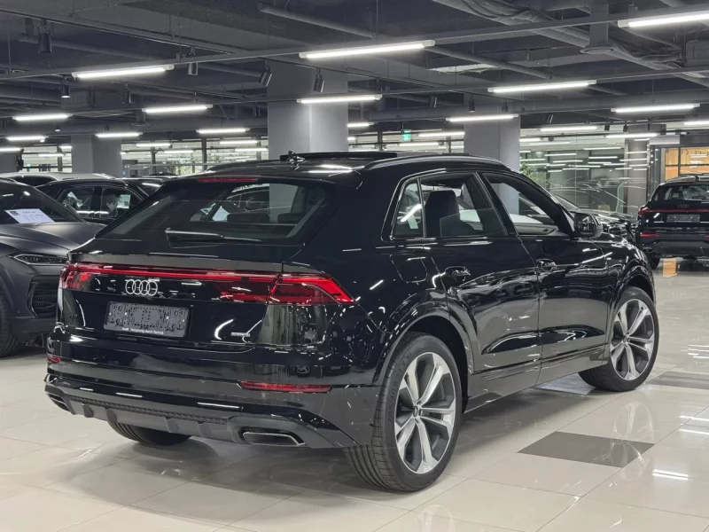 Audi Q8