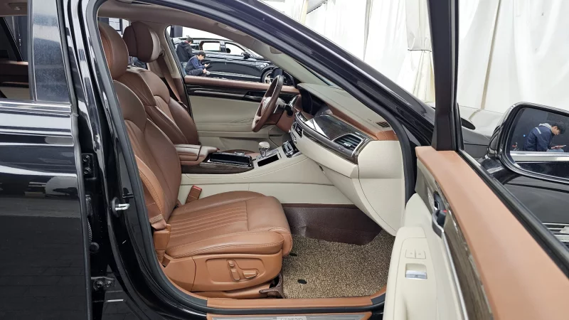 Genesis G90