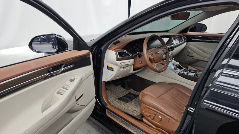 Genesis G90