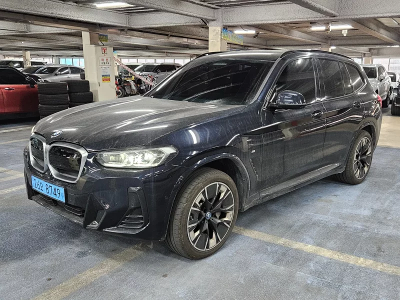 BMW iX3