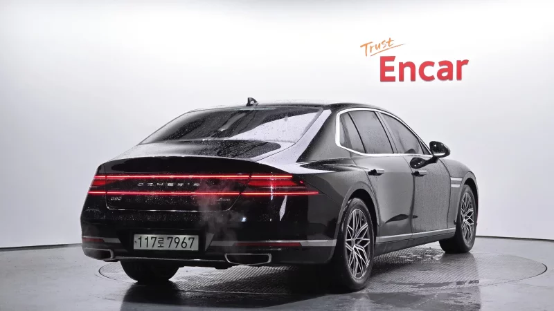 Genesis G90