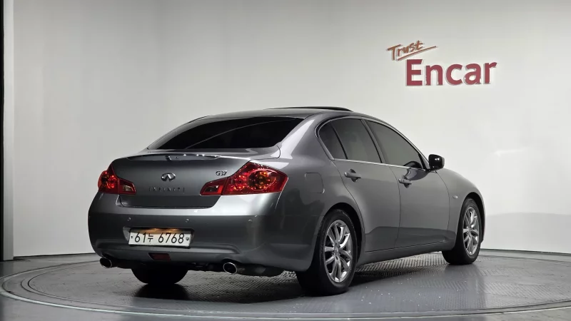 Infiniti G37