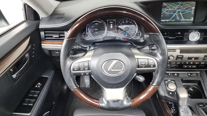 Lexus ES300h
