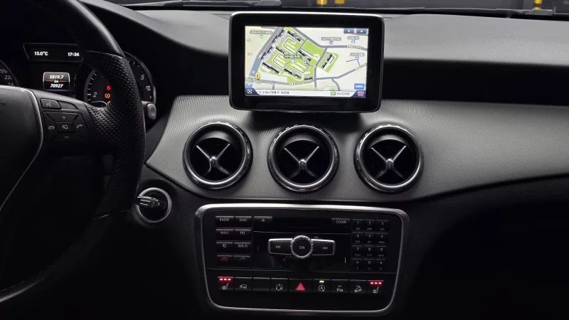 Mercedes-Benz GLA-Class