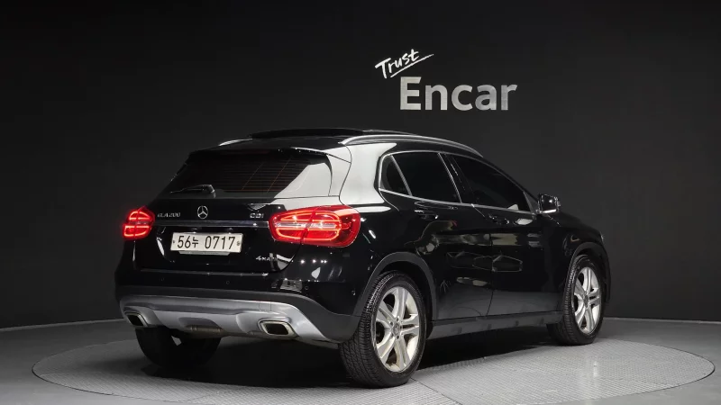 Mercedes-Benz GLA-Class