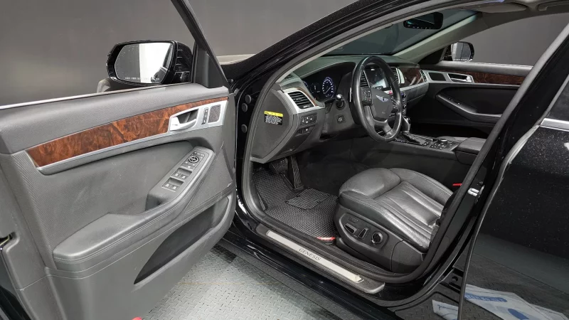 Hyundai Genesis