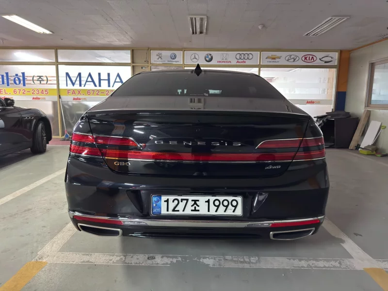 Genesis G90