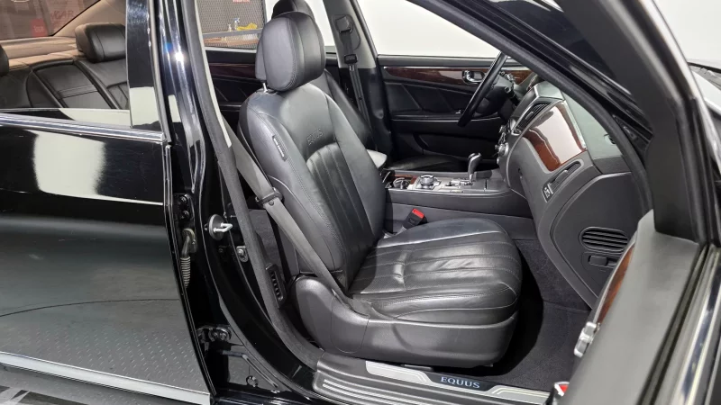 Hyundai Equus