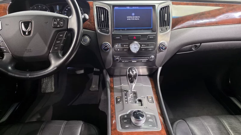 Hyundai Equus