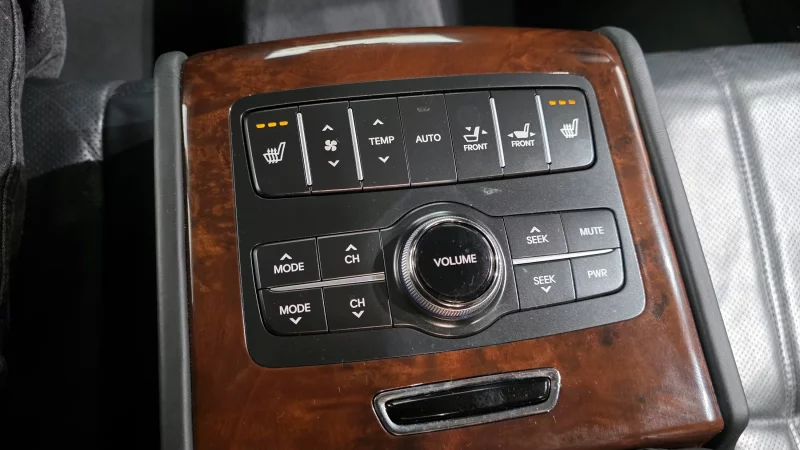 Hyundai Equus